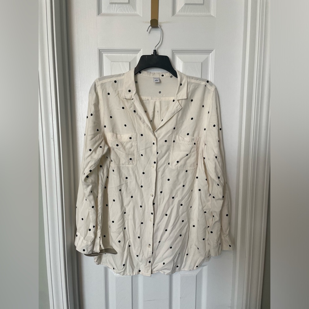 Old Navy Clip-Dot Classic Button-Down Shirt - Picture 2 of 5